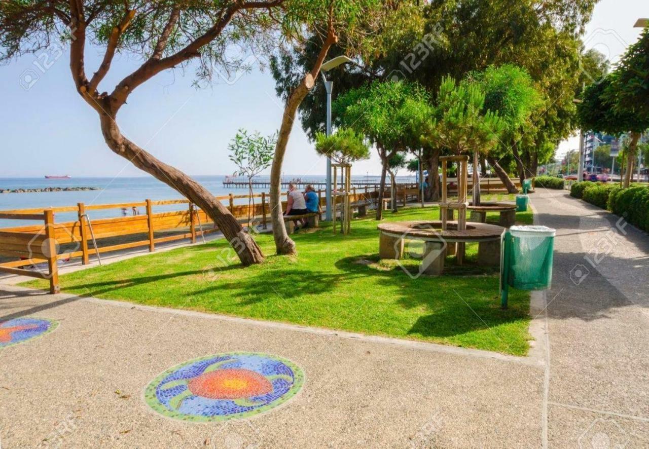 Sunny Family Home By The Beach Lemesos Exteriér fotografie